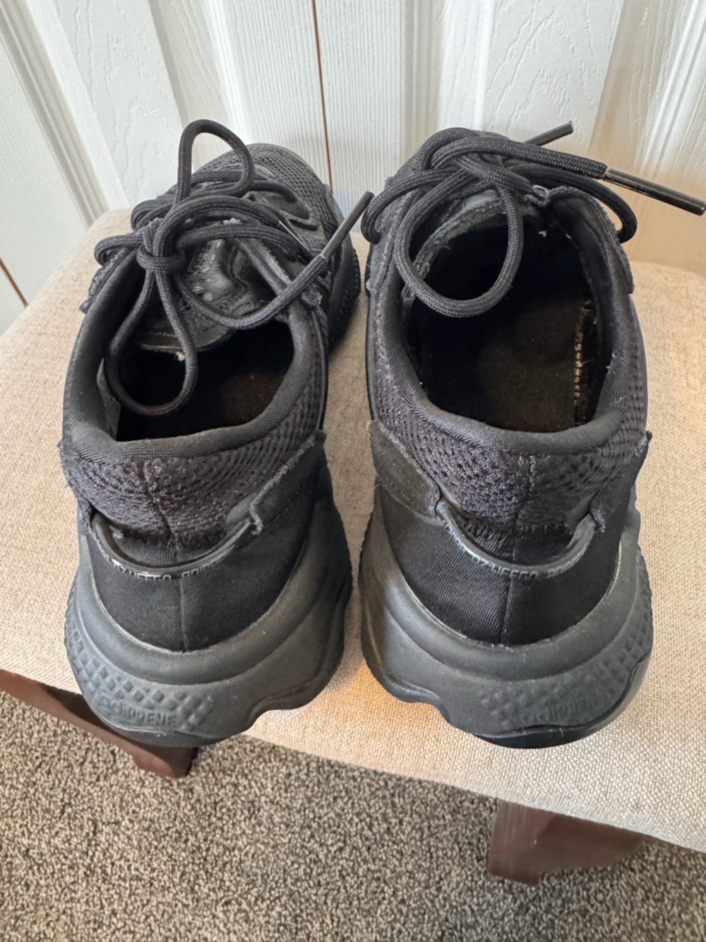 Mens Adidas Ozweego Core Black Sneakers US Sz 8 Mesh Upper Suede Lace Up - Picture 7 of 14